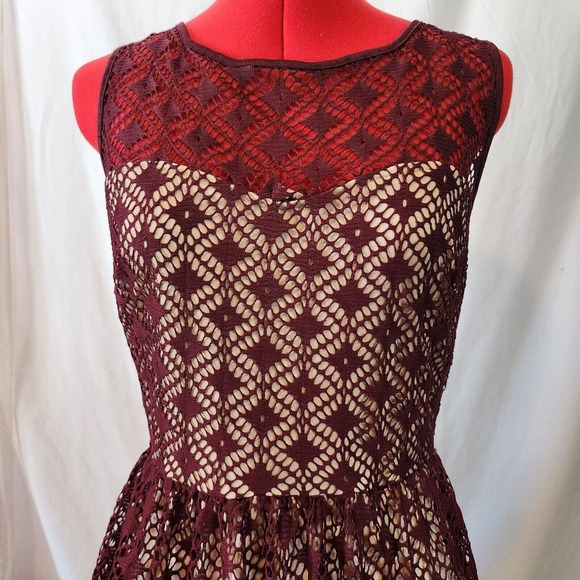 CITY TRENDS Maroon Lace with Creme Brown lining Sleeveless Dress Size 11 - Picture 2 of 7